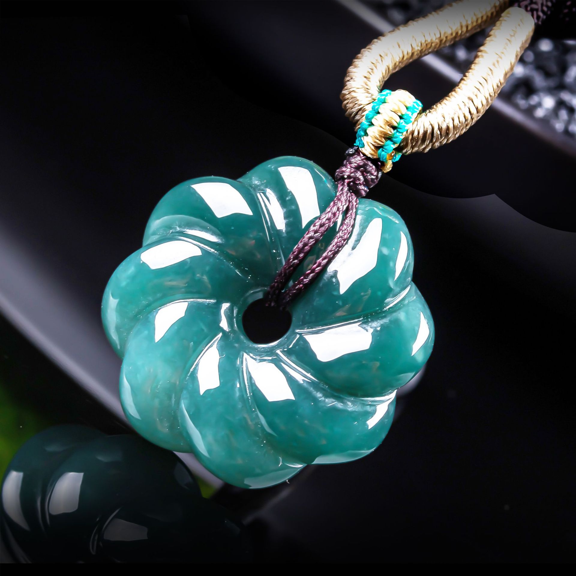 Natural Burmese Jadeite Flower - Jewelry & Watches Spółka Z Ograniczoną Odpowiedzialnością Sp Z Oo 评论和价格