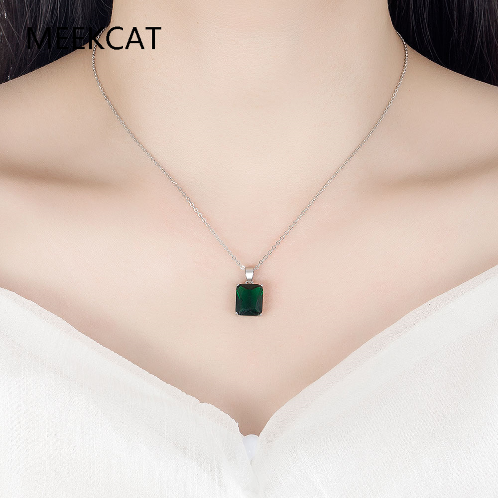 Emerald Cut Blue Topaz Created - Crystal Choker Necklace 评论和价格