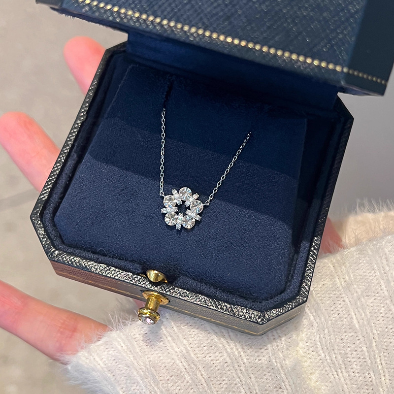 925 Sterling Silver Exquisite  - Crystal Choker Necklace 评论和价格