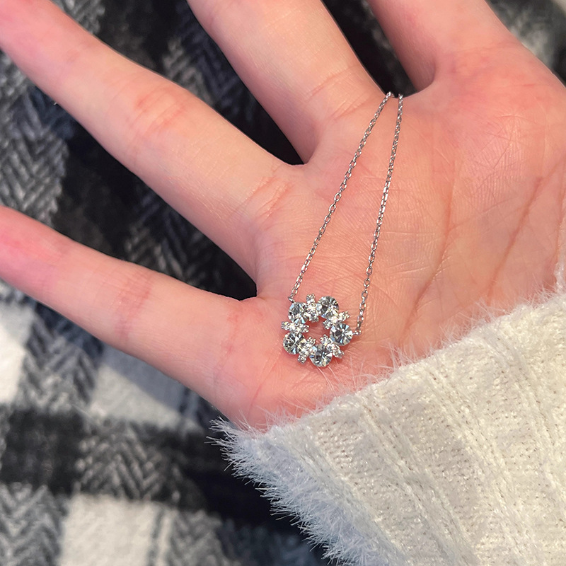 925 Sterling Silver Exquisite  - Crystal Choker Necklace 评论和价格