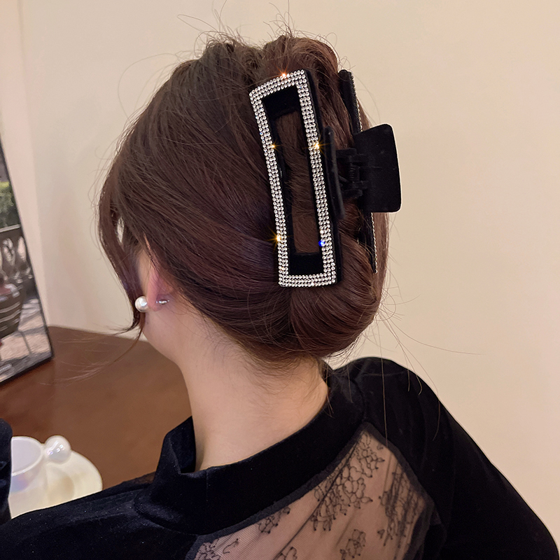 Flocking Rhinestone Blacke Hai - Shop Jewelry & Watches Near Me 评论和价格